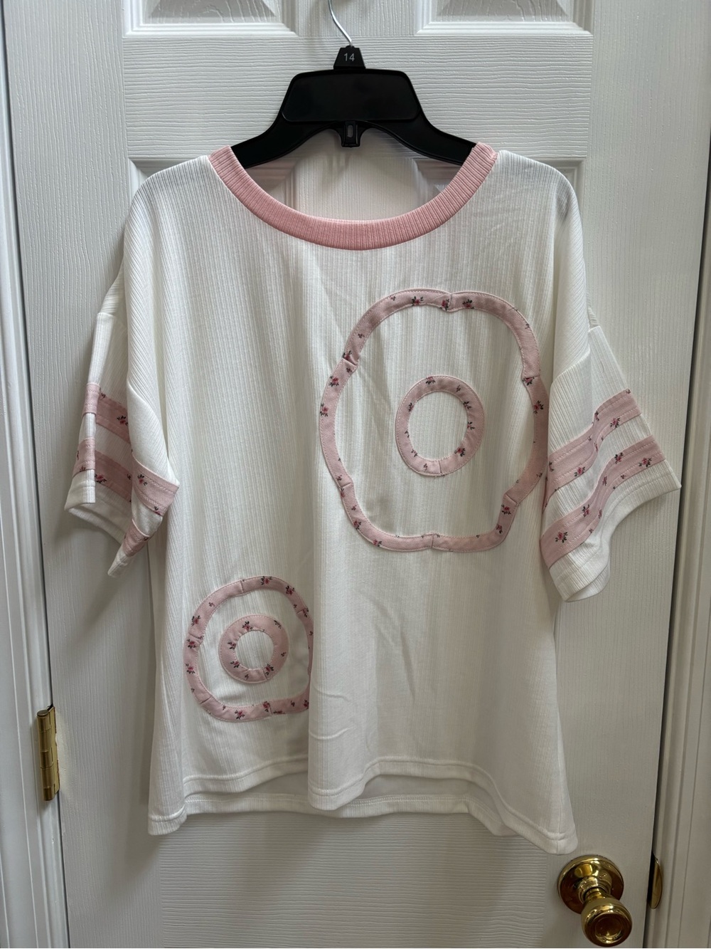 Boutique Relaxed White Tee with Pink Trim and Embroidered Rings, Size L, NWOT